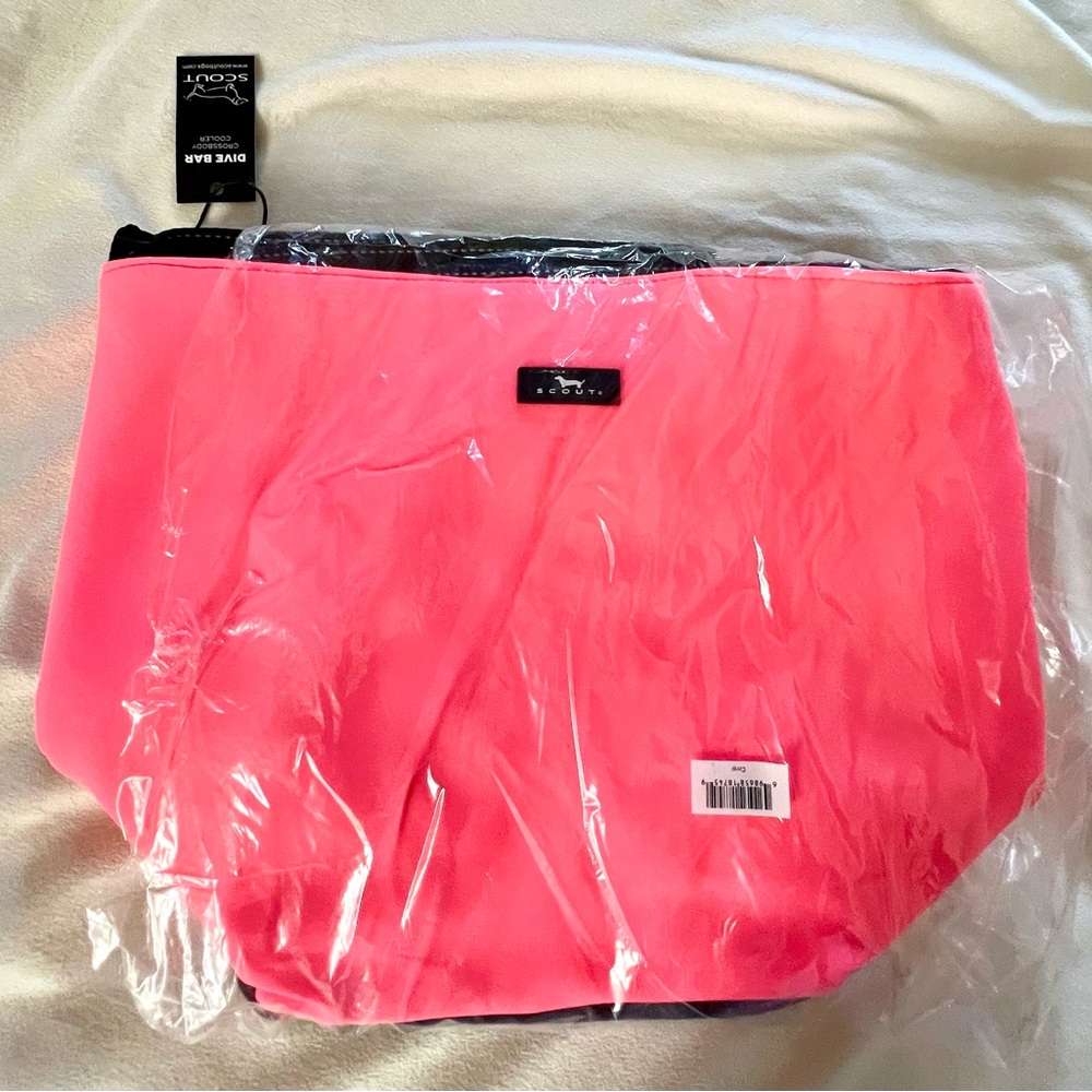 Scout Dive Bar Crossbody Cooler
